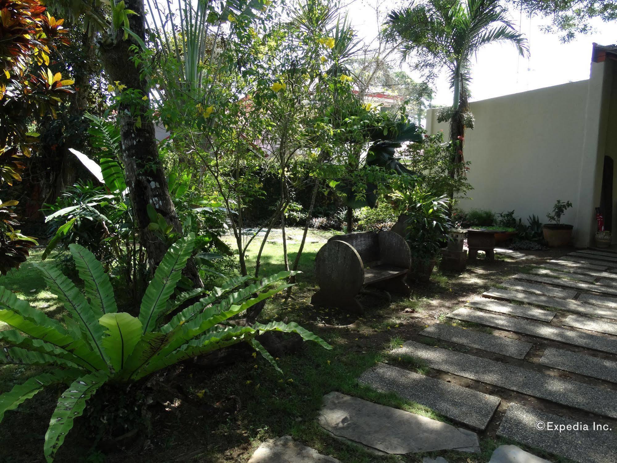 Hibiscus Garden Resort Puerto Princesa Ngoại thất bức ảnh