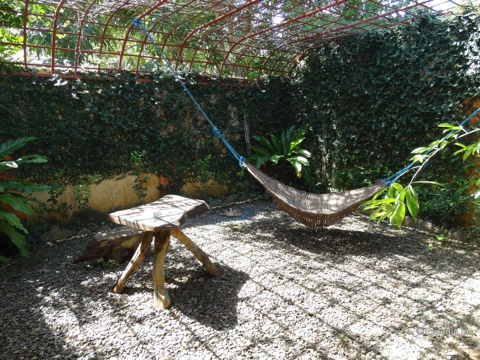 Hibiscus Garden Resort Puerto Princesa Ngoại thất bức ảnh