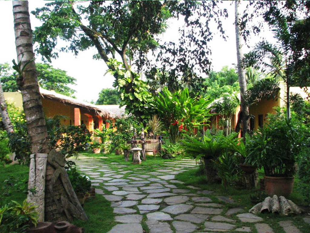 Hibiscus Garden Resort Puerto Princesa Ngoại thất bức ảnh