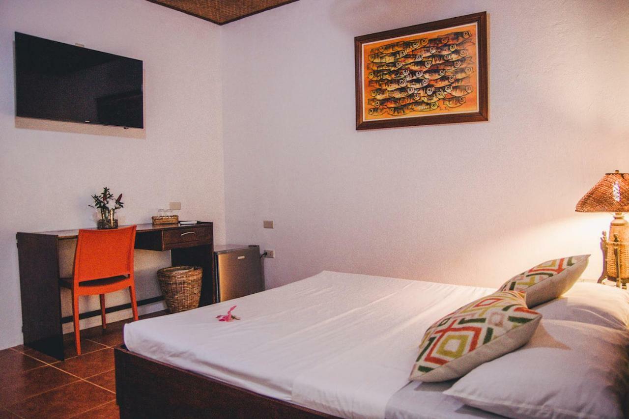 Hibiscus Garden Resort Puerto Princesa Ngoại thất bức ảnh