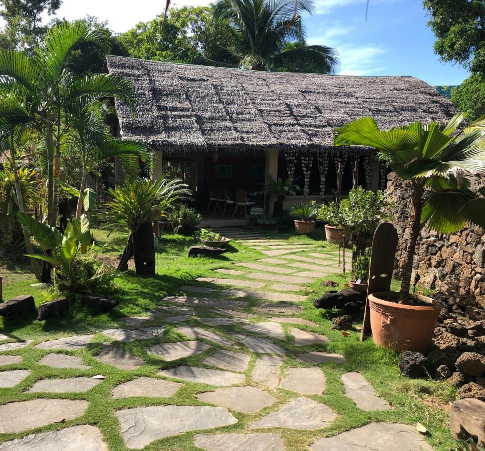 Hibiscus Garden Resort Puerto Princesa Ngoại thất bức ảnh